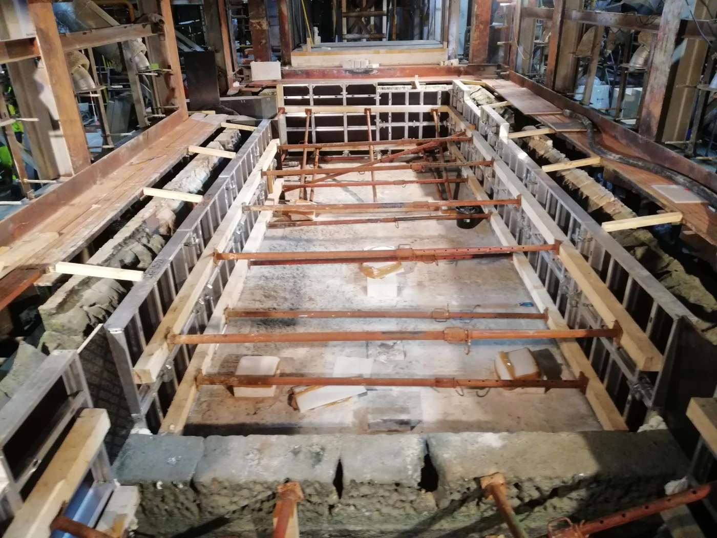 Cold repair of a glass furnace