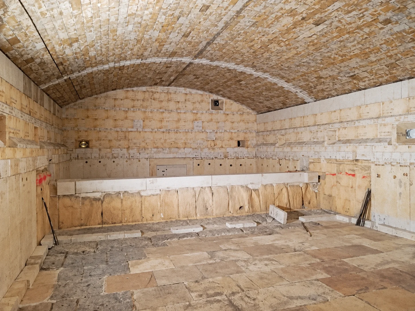 Cold repair of a glass furnace